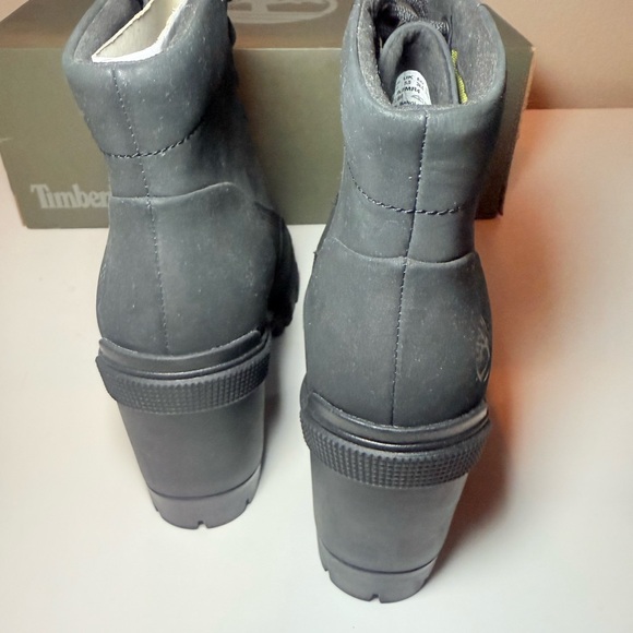 Timberland Women's Lace Up Black Boots - Picture 6 of 7